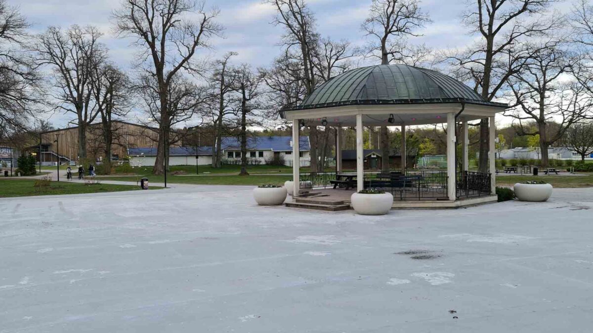 Lystlunden Park – Urban Utebane (2022) — Lystlunden Park 2022 – Kunstisbane i Horten